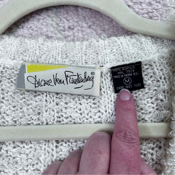 Vintage Diane Von Furstenberg Cream Loose Knit Sweater Vest Size Medium Preppy - Picture 3 of 12